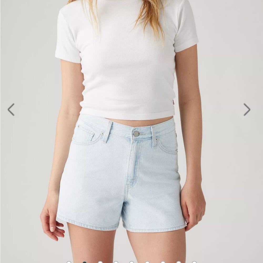 NWOT - Levi’s 80s Mom Light Blue Denim Shorts